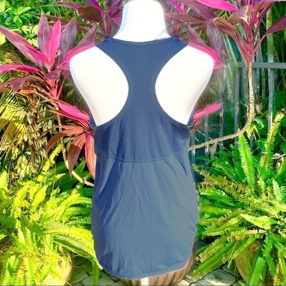 🍍3/$15🍍 AXS Tie Front Active Tank - Picture 4 of 5